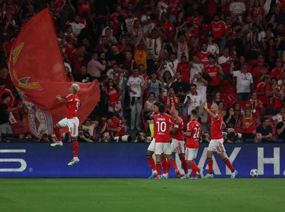 Enzo Barrenechea (SL Benfica) celebrates after scoring a goal against Qarabag FK during the UEFA Champions League group stage match at Estadio da Luz in Lisbon, on September 16, 2025. Lisboa Portugal Copyright: xIMAGOx xPRIMExSPORTSxIMAGESx xFILIPExOLIVEIRAx