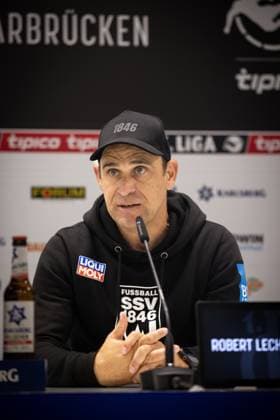 Fussball, Saison 2025 2026, 3. Liga, Ludwigspark-Stadion Saarbrücken, 6. Spieltag, 1. FC Saarbrücken - SSV Ulm 1846 Fußball, 16.09.2025 16.09.2025, Fussball, Saison 2025 2026, 3. Liga, Ludwigspark-Stadion Saarbrücken, 6. Spieltag, 1. FC Saarbrücken - SSV Ulm 1846 Fußball, Pressekonferen nach Spielende Trainer Robert Lechleiter (SSV Ulm 1846 Fußball) Foto: Lucca Fundel Saarbrücken Ludwigsparkstadion Saarland Deutschland