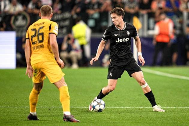 Juventus Kenan Yildiz during the Uefa Champions League soccer match, between Juventus and Borussia Dortmund at the Allianz Stadium in Turin, north west Italy - Tuesday, September 16, 2025. - Soccer  Copyright: xMarcoxAlpozzi LaPressex