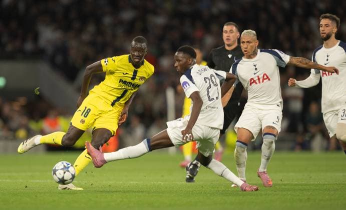 Tottenham Hotspur v Villarreal CF UEFA Champions League Pape Gueye of Villarreal CF passes the ball during the UEFA Champions League League Phase match at Tottenham Hotspur Stadium, London UK Newspapers OUT Copyright: xGraemexWilcocksonx FIL-22234-0044