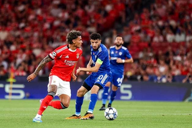 SL Benfica v Qarabag Futbol Klubu - UEFA Champions League 2025 2026 Medio defensivo colombiano do SL Benfica Richard Rios 20 durante a partida entre SL Benfica v Qarabag Futbol Klubu, valida pela UEFA Champions League 2025 2026 no Estadio da Luz, Portugal (Foto de Diogo Faria Reis Avant Sports) Lisboa Estadio da Luz Portugal Copyright: xDiogoxFariaxReis AvantxSportsx