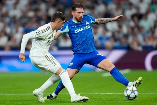 ESP: Real Madrid v Olympique de Marseille. UEFA Champions League. Matchday 1. Federico Valverde of Real Madrid CF and Pierre-Emile Hojbjerg of Olympique Marsella during the UEFA Champions League match, between Real Madrid and Olympique de Marseille, matchday 1, played at Santiago Bernabeu Stadium on September 16, 2025 in Madrid, Spain. kpng Copyright: xCesarxCebollax xPRESSINx PS_250916_RMA_MAR_728