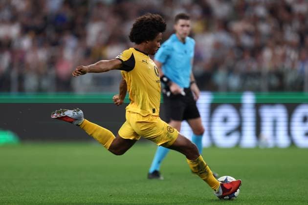 Karin Adeyemi (Borussia Dortmund) controls the ball, UEFA Champions League 2025 26 League Phase MD1, Juventus v Borussia Dortmund - UEFA Champions League 2025 26 League Phase MD1, Allianz Stadium, September 16, 2025, Turin, Italy.