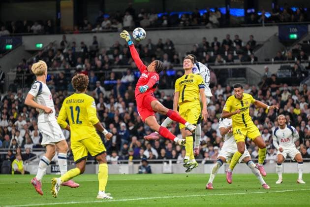 Luiz Junior of Villareal reaches to save late in the first half during the UEFA Champions League match between Tottenham Hotspur and Villareal at Tottenham Hotspur Stadium, London, England on 16 September 2025. Copyright: xPhilxHutchinsonx 43950006