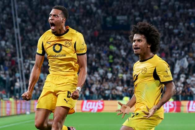 Felix Nmecha (Borussia Dortmund) bejubelt seinen Treffer zum 1:2 mit Karim Adeyemi (Borussia Dortmund), UEFA Champions League 2025 26 League Phase MD1, Juventus v Borussia Dortmund, Juventus Stadium am 16. September 2025 in Turin, Italien. (Foto von Marco Steinbrenner DeFodi Images) Felix Nmecha (Borussia Dortmund) celebrates after scoring his teams second goal with Karim Adeyemi (Borussia Dortmund), UEFA Champions League 2025 26 League Phase MD1, Juventus v Borussia Dortmund, Juventus Stadium, September 16, 2025 in Turin, Italy. (Photo by Marco Steinbrenner DeFodi Images)