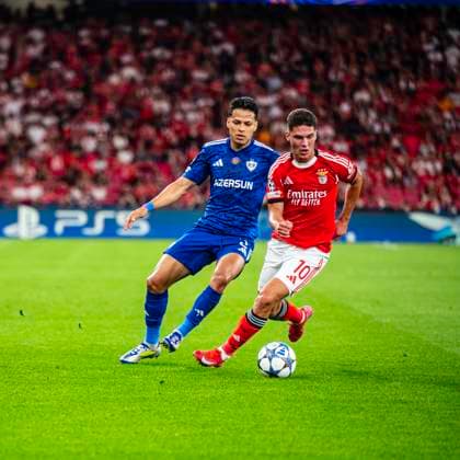 September 16, 2025, Lisbon, Lisbon, Portugal: Georgiy Sudakov Of Benfica and Matheus Silva of Qarabag FK battle for possession of the ball, during the UEFA Champions League Group Stage - Round 1, between SL Benfica vs Qarabag Fk at Luz Stadium, Lisbon, on September 16, 2025 Lisbon Portugal - ZUMAr200 20250916_zsp_r200_004 Copyright: xNunoxReisinhox