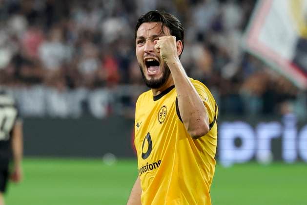 Ramy Bensebaini (Borussia Dortmund) bejubelt seinen Treffer zum 2:4, UEFA Champions League 2025 26 League Phase MD1, Juventus v Borussia Dortmund, Juventus Stadium am 16. September 2025 in Turin, Italien. (Foto von Marco Steinbrenner DeFodi Images) Ramy Bensebaini (Borussia Dortmund) celebrates after scoring his teams fourth goal, UEFA Champions League 2025 26 League Phase MD1, Juventus v Borussia Dortmund, Juventus Stadium, September 16, 2025 in Turin, Italy. (Photo by Marco Steinbrenner DeFodi Images)