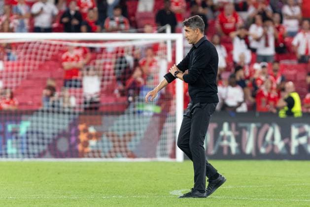 September 16, 2025, Lisbon, Lisbon, Portugal: Benfica head coach from Portugal BRUNO LAGE at the end of the game for Matchday 1 of Group Phase of the UEFA Champions League between Benfica and Qarabag at Estadio da Luz Lisbon Portugal - ZUMAs359 20250916_zsp_s359_063 Copyright: xAlexandrexdexSousax