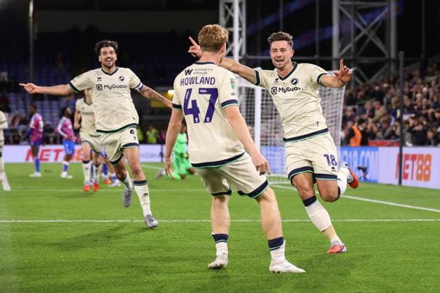 Crystal Palace v Millwall 16 September 2025, London - Carabao Cup - Third Round - Crystal Palace v Millwall - Ryan Leonard of Millwall celebrates their first goal with his team mates - Photo: Jacques Feeney Offside. London UK Copyright: xJacquesxFeeneyx xOffsidexOffside