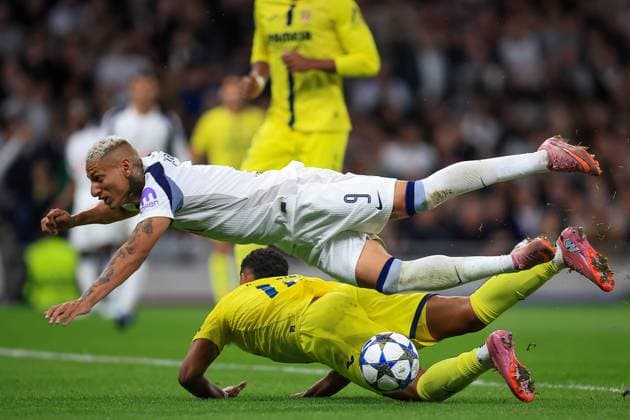 Tottenham Hotspur v Villareal CF Champions League 16 09 2025. CHANCE Tottenham Hotspur Forward Richarlison (9) goes for a diving header at the back post during the Champions League match between Tottenham Hotspur and Villareal CF at Tottenham Hotspur Stadium, London, United Kingdom on 16 September 2025. London Tottenham Hotspur Stadium London United Kingdom Editorial use only , Copyright: xChrisxFoxwellx PSI-22827-0110