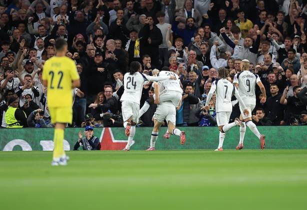 Tottenham Hotspur v Villareal CF Champions League 16 09 2025. GOAL CELEBRATION Villarreal Club de Futbol Goalkeeper Luiz Junior (1) OWN GOAL makes it 1-0 during the Champions League match between Tottenham Hotspur and Villareal CF at Tottenham Hotspur Stadium, London, United Kingdom on 16 September 2025. London Tottenham Hotspur Stadium London United Kingdom Editorial use only , Copyright: xChrisxFoxwellx PSI-22827-0148