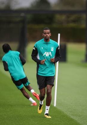 Liverpool Training Alexander Isak 16.9.2025. Liverpool Champions League training, Axa Training Centre, Kirkby, Liverpool. Times Photographer Bradley Ormesher. Alexander Isak in training with team and Arne Slot  Copyright: xBradleyxOrmesherx NINTCHDBPICT001023855919