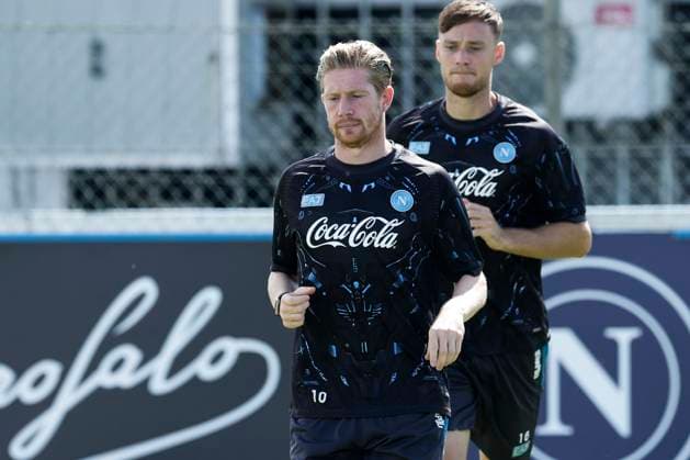 CL training session SSC Napoli Napoli s Belgian midfielder Kevin De Bruyne during a training session on the eve of the UEFA Champions League soccer match between Manchester City and SSC Napoli at SSC Napoli Training Center in Castelvolturno, Italy, 17 September 2025. _BPH1429 Copyright: xAntonioxBalascox