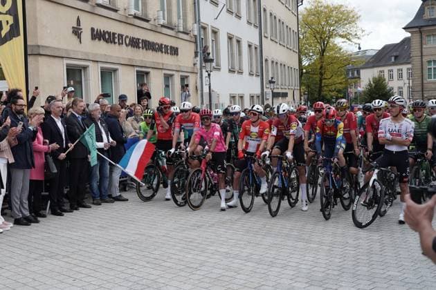 Radsport Tour de Luxembourg 2025 17.09.2025, Cyclisme, Radsport, Tour de Luxembourg, Luxemburg Rundfahrt, 2025, Luxemburg, vl: Start der 85t3n Luxemburg-Rundfahrt