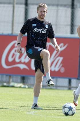 SSC Napoli Training Session And press conference, PK, Pressekonferenz - UEFA Champions League 2025 26 League Phase MD1 Kevin De Bruyne of Napoli participates in a training session on the eve of the UEFA Champions League soccer match between Manchester City and SSC Napoli at SSC Napoli Training Center in Castelvolturno, Italy, on September 17, 2025. Castel Volturno Napoli Italy  Copyright: xCiroxDexLucax originalFilename:deluca-sscnapol250917_np4at.jpg