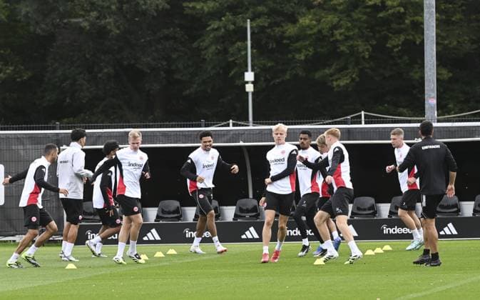 Ahead of UEFA Champions League: Eintracht Frankfurt v Galatasaray FRANKFURT, GERMANY - SEPTEMBER 17: Players of Eintracht Frankfurt attend training session at Deutsche Bank Park in Frankfurt, Germany on September 17, 2025, ahead of UEFA Champions League football match between Eintracht Frankfurt and Galatasaray. Halil Sagirkaya Anadolu Frankfurt Germany. Editorial use only. Please get in touch for any other usage.  Copyright: x2025xAnadoluxHalilxSagirkayax