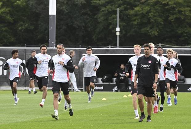 Ahead of UEFA Champions League: Eintracht Frankfurt v Galatasaray FRANKFURT, GERMANY - SEPTEMBER 17: Players of Eintracht Frankfurt attend training session at Deutsche Bank Park in Frankfurt, Germany on September 17, 2025, ahead of UEFA Champions League football match between Eintracht Frankfurt and Galatasaray. Halil Sagirkaya Anadolu Frankfurt Germany. Editorial use only. Please get in touch for any other usage.  Copyright: x2025xAnadoluxHalilxSagirkayax