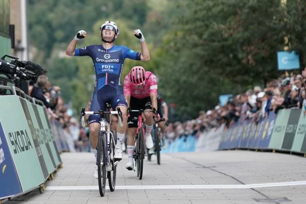 Radsport Tour de Luxembourg 2025 17.09.2025, Cyclisme, Radsport, Tour de Luxembourg, Luxemburg Rundfahrt, 2025, Luxemburg, vl: sieger Romain GregoireGroupama - FDJ vor Marijn van den BergEF Education - EasyPost