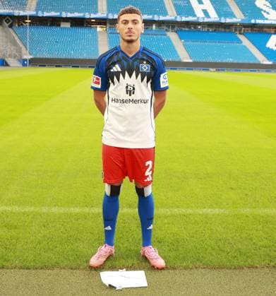 offizieller Portraittermin Verein Hamburger SV 2025 2026 William Mikelbrencis ( Hamburger SV 2) 17.09.2025, Sporthalle, Hamburg, offizieller Portraittermin Verein Hamburger SV 2025 2026