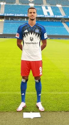 offizieller Portraittermin Verein Hamburger SV 2025 2026 Robert Glatzel ( Hamburger SV 9) 17.09.2025, Sporthalle, Hamburg, offizieller Portraittermin Verein Hamburger SV 2025 2026