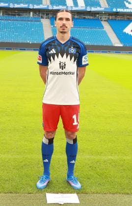 offizieller Portraittermin Verein Hamburger SV 2025 2026 Rayan Philippe ( Hamburger SV 14) 17.09.2025, Sporthalle, Hamburg, offizieller Portraittermin Verein Hamburger SV 2025 2026