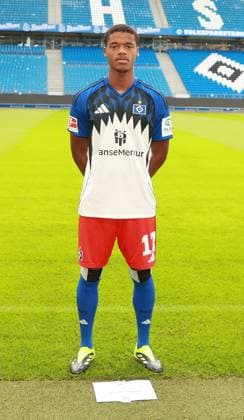 offizieller Portraittermin Verein Hamburger SV 2025 2026 Warmed Omari ( Hamburger SV 17) 17.09.2025, Sporthalle, Hamburg, offizieller Portraittermin Verein Hamburger SV 2025 2026