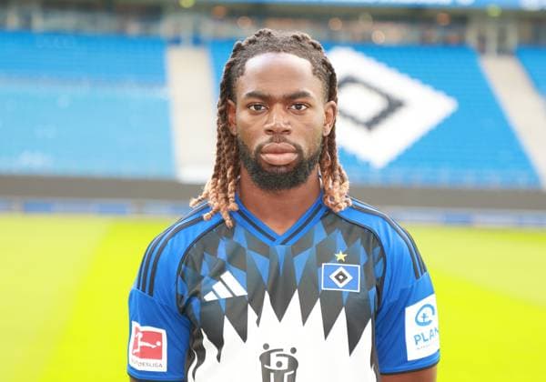 offizieller Portraittermin Verein Hamburger SV 2025 2026 Jordan Torunarigha ( Hamburger SV 25) 17.09.2025, Sporthalle, Hamburg, offizieller Portraittermin Verein Hamburger SV 2025 2026