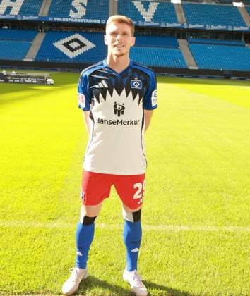 offizieller Portraittermin Verein Hamburger SV 2025 2026 Emir Sahiti ( Hamburger SV 29) 17.09.2025, Sporthalle, Hamburg, offizieller Portraittermin Verein Hamburger SV 2025 2026