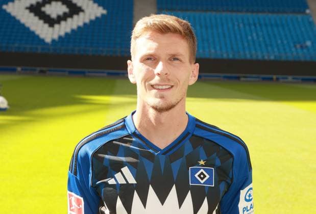 offizieller Portraittermin Verein Hamburger SV 2025 2026 Emir Sahiti ( Hamburger SV 29) 17.09.2025, Sporthalle, Hamburg, offizieller Portraittermin Verein Hamburger SV 2025 2026