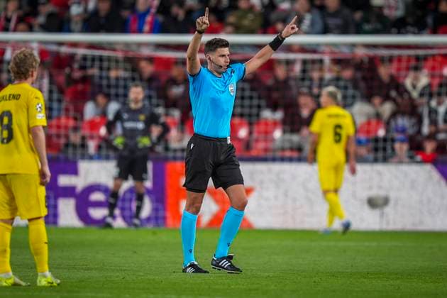 Champions League Slavia Prague Bodo Glimt Prague, Czech Republic 20250917 Referee Marian Barbu during the Champions League match between Slavia Prague and Bodo Glimt at Fortuna Arena in Prague Photo Terje Pedersen NTB Praha Czech Republic EDITORIAL USE ONLY RESTRICTED USE FOR BETTING COMPANIES  Copyright: xTerjexPedersenx xNTBx