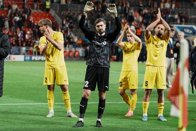 Champions League Slavia Prague Bodo Glimt Prague, Czech Republic 20250917 Bodo Glimt players celebrate the 2 2 result after the Champions League match between Slavia Prague and Bodo Glimt at Fortuna Arena in Prague Photo Terje Pedersen NTB Praha Czech Republic EDITORIAL USE ONLY RESTRICTED USE FOR BETTING COMPANIES  Copyright: xTerjexPedersenx xNTBx