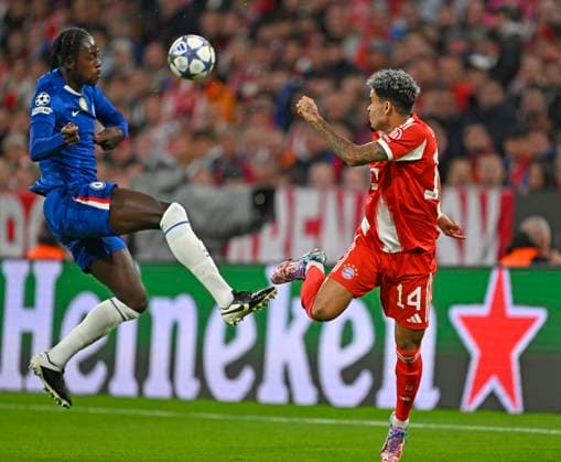 RECORD DATE NOT STATED 17.09.2025, Fussball UEFA Championsleague 2025 2026: 1.Spieltag, FC Bayern München - FC Chelsea, in der Allianz-Arena München. Luis Diaz (FC Bayern München) setzt sich durch,