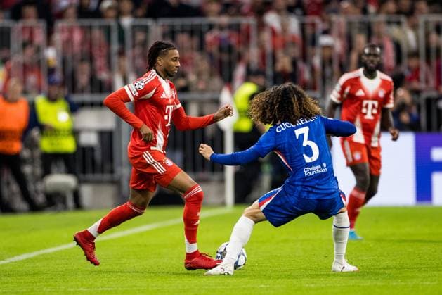 UEFA Champions League, FC Bayern München - FC Chelsea; 17.09.2025 Zweikampf Michael Olise (FC Bayern München, 17), Marc Cucurella (FC Chelsea, 3) UEFA Champions League, FC Bayern München - FC Chelsea; München, Allianz Arena am 17.09.2025 Copyright: xBEAUTIFULxSPORTS Wunderlx
