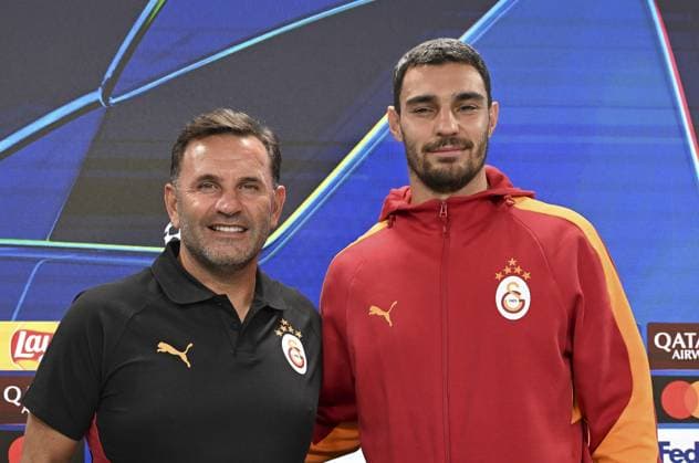 Ahead of UEFA Champions League: Eintracht Frankfurt v Galatasaray FRANKFURT, GERMANY - SEPTEMBER 17: Head coach Okan Buruk of Galatasaray (L) and his player Kaan Ayhan (R) pose for a photo as they arrive to hold a press conference, PK, Pressekonferenz at Deutsche Bank Park in Frankfurt, Germany on September 17, 2025, ahead of UEFA Champions League football match between Eintracht Frankfurt and Galatasaray. Halil Sagirkaya Anadolu Frankfurt Germany. Editorial use only. Please get in touch for any other usage.  Copyright: x2025xAnadoluxHalilxSagirkayax