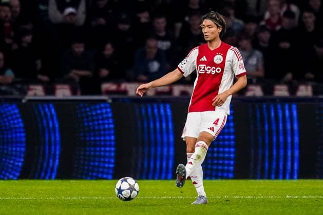 AMSTERDAM, NETHERLANDS - SEPTEMBER 17: Ko Itakura of AFC Ajax passes the ball during the UEFA Champions League 2025 26 League Phase MD1 match between AFC Ajax and FC Internazionale Milano at Johan Cruijff Arena on September 17, 2025 in Amsterdam, Netherlands. (Photo by Rene Nijhuis) SPO  Copyright: xRenexNijhuis