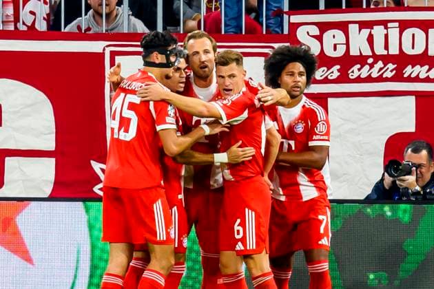 GER, UEFA CL, FC Bayern Muenchen (GER) vs FC Chelsea (GBR) 17.09.2025, Allianz Arena, Muenchen, GER, UEFA CL, FC Bayern Muenchen (GER) vs FC Chelsea (GBR) , UEFA regulations prohibit any use of photographs as image sequences and or quasi-video, im Bild Jubel nach dem Tor zum 2-0 durch Harry Kane (FCB 9)mit Aleksandar Pavlovi Pavlovic (FCB 45)Serge Gnabry (FCB 7)Joshua Kimmich (FCB 6)