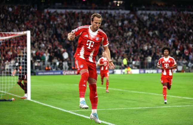 Fussball, Herren, Champions League, Saison 2025 2026, FC Bayern München - FC Chelsea, 1.Spieltag, Allianz Arena 2:0 durch Harry Kane (FC Bayern München), Tor, Jubel, Elfmeter