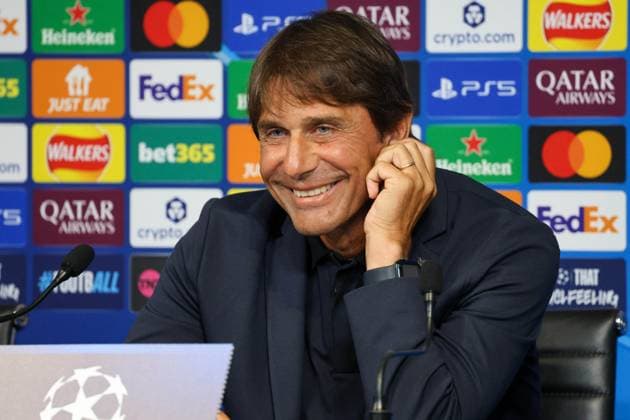 September 17, 2025, Munchester, Munchester, Inghilterra: Antonio Conte Head Coach of SSC Napoli during the pre-match press conference, PK, Pressekonferenz on September 17, 2025, in the Champions League between Manchester City and Napoli at the Etihad Stadium in Manchester. Munchester Inghilterra - ZUMAs236 20250917_aap_s236_012 Copyright: xFabioxSassox