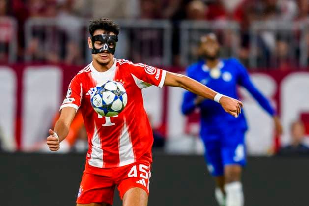 GER, UEFA CL, FC Bayern Muenchen (GER) vs FC Chelsea (GBR) 17.09.2025, Allianz Arena, Muenchen, GER, UEFA CL, FC Bayern Muenchen (GER) vs FC Chelsea (GBR) , UEFA regulations prohibit any use of photographs as image sequences and or quasi-video, im Bild Aleksandar Pavlovi Pavlovic (FCB 45)