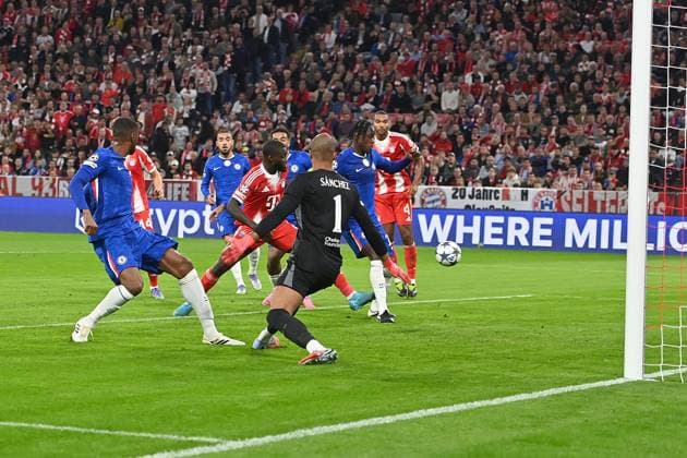 Tor zum 1-0,Michael OLISE (Bayern Muenchen)-nicht im Bild,Strafraumszene. Fussball Champions League,Saison 2025 26 ,1.Spieltag. FC Bayern Muenchen - FC Chelsea am 17.09.2025 A L L I A N Z A R E N A