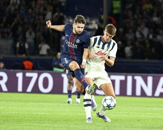 Ligue des Champions Psg-Atalanta PHOTOPQR LE PARISIEN LP Fred Dugit ; Paris ; 17 09 2025 ; Sports Parc des Princes, Paris (XVIe), le 17 09 2025 Ligue des Champions Psg-Atalanta Kvaratskhelia LP Fred Dugit