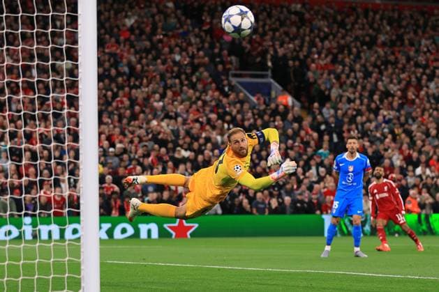 Football - UEFA Champions League - League Phase - Liverpool v Atletico Madrid 17th September 2025 - UEFA Champions League - League Phase - Liverpool v Atletico Madrid - Atletico Madrid goalkeeper Jan Oblak dives for the ball as it goes wide - Photo: Simon Stacpoole Offside. Liverpool UK Copyright: xSimonxStacpoolexOffside