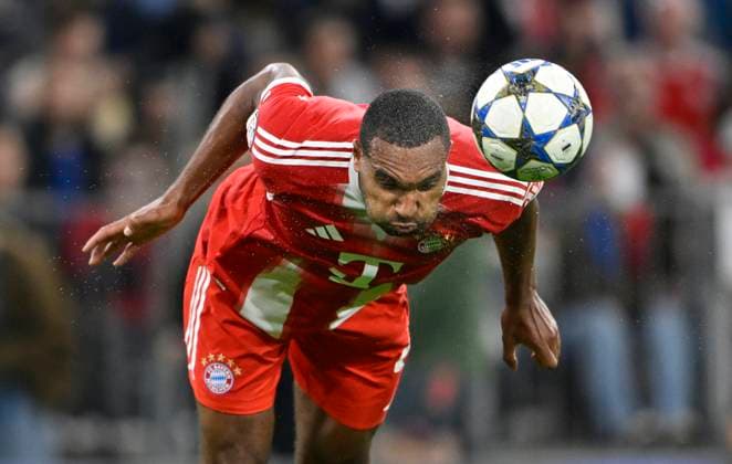 Aktion Flugkopfball Jonathan Tah FC Bayern Muenchen FCB (04) FC Bayern Muenchen FCB vs Chelsea FC Spieltag 01 17.09.2025 DFL REGULATIONS PROHIBIT ANY USE OF PHOTOGRAPHS AS IMAGE SEQUENCES AND OR QUASI-VIDEO FC Bayern Muenchen FCB vs Cheelsea FC *** Action Flying header Jonathan Tah FC Bayern Muenchen FCB 04 FC Bayern Muenchen FCB vs Chelsea FC Matchday 01 17 09 2025 DFL REGULATIONS PROHIBIT ANY USE OF PHOTOGRAPHS AS IMAGE SEQUENCES AND OR QUASI VIDEO FC Bayern Muenchen FCB vs Cheelsea FC