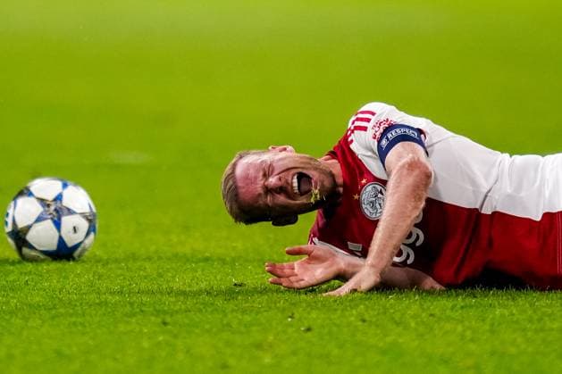 AMSTERDAM, NETHERLANDS - SEPTEMBER 17: Davy Klaassen of AFC Ajax screams after being fouled during the UEFA Champions League 2025 26 League Phase MD1 match between AFC Ajax and FC Internazionale Milano at Johan Cruijff Arena on September 17, 2025 in Amsterdam, Netherlands. (Photo by Rene Nijhuis) SPO  Copyright: xRenexNijhuis