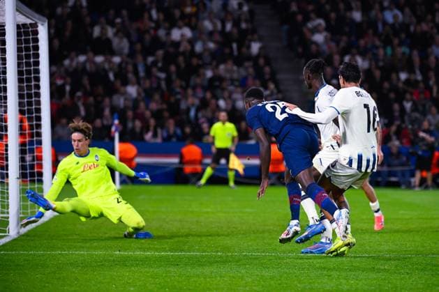 FOOTBALL : PSG vs Atalanta - Ligue des Champions - 17 09 2025 TAVARES Nuno MENDES ( 25 - PSG ) scores a goal during the UEFA Champions League match between Paris Saint Germain and Atalanta BC at Parc Des Princes on September 17 , 2025 in Paris, France. ( Photo by Federico Pestellini PsnewZ ) - ParisFrance  Copyright: xFedericoxPestellinix