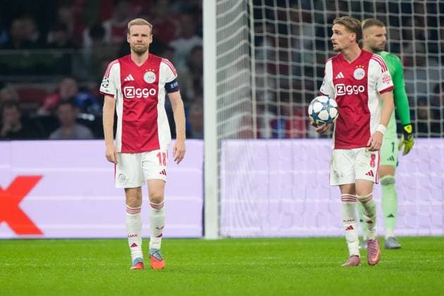 AMSTERDAM, 17-09-2025, Johan Cruijff ArenA ,season 2025 2026 , UEFA Champions League football , league phase, .Match between Ajax and Inter Milan , Picture shows Ajax player Davy Klaassen , Ajax player Kenneth Taylor Ajax - Inter  x31067196x Copyright: