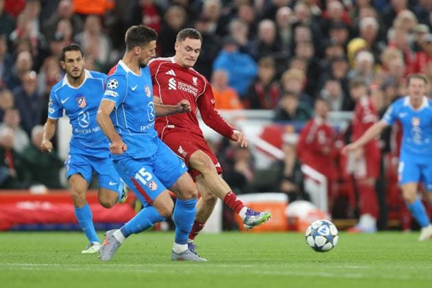Clement Lenglet of Atletico Madrid and Florian Wirtz of Liverpool Liverpool v Atletico Madrid, UEFA Champions League, Group Stage, Football, Anfield, Liverpool, UK - 17 Sep 2025Liverpool Anfield United Kingdom EDITORIAL USE ONLY No use with unauthorised audio, video, data, fixture lists, club league logos or live services. Online in-match use limited to 120 images, no video emulation. No use in betting, games or single club league player publications. Copyright: xPhilxOldham Shutterstockx 15481355bg