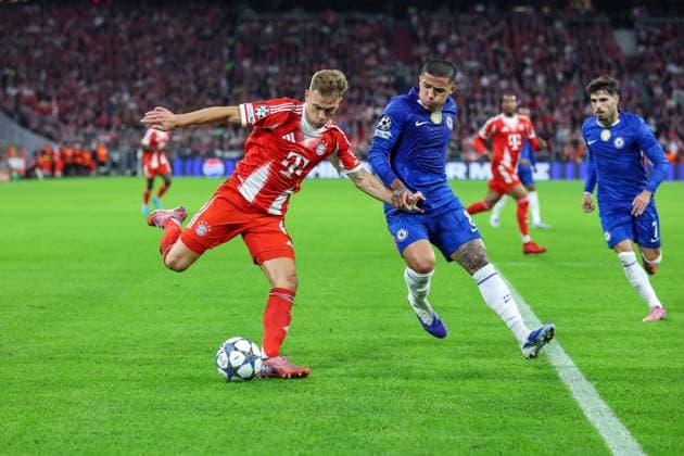 Fußball Champions League 1. Spieltag FC Bayern München - FC Chelsea am 17.09.2025 in der Allianz Arena in München Joshua Kimmich ( München ), links - Enzo Fernandez ( Chelsea ), rechts