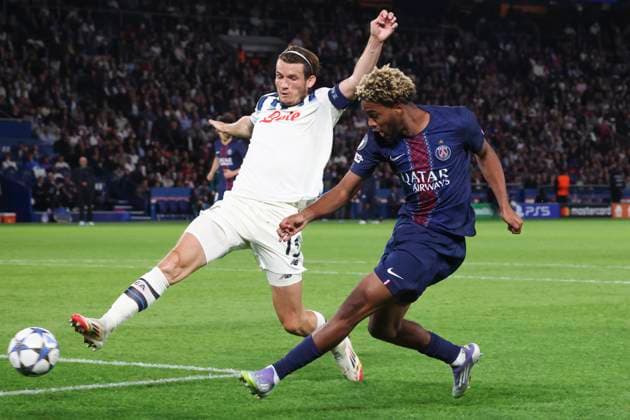 FOOTBALL : Paris Saint Germain Vs Atalanta - Ligue des Champions - 17 09 2025 Ibrahim Mbaye (PSG) Vs Marten de Roon (Atalanta) ParisFrance  Copyright: xMichtofx