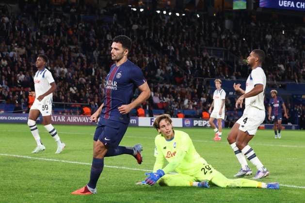 FOOTBALL : Paris Saint Germain Vs Atalanta - Ligue des Champions - 17 09 2025 Goncalo Ramos (PSG) Vs Marco Carnesecchi (Atalanta) - Isak Hien (Atalanta) ParisFrance  Copyright: xMichtofx